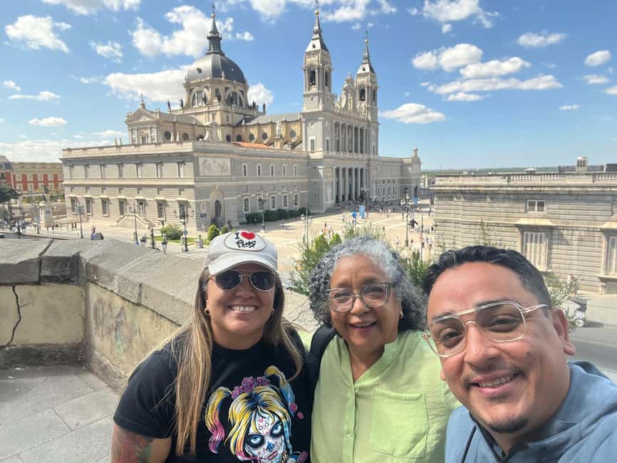 Madrid TUK TUK City Tour - Three and four hours: Gran Vía, Bernabéu area, Debod, and the museum extension