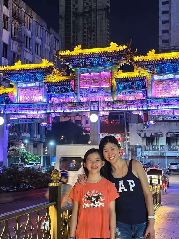 Manila: Chinatown Nighttime Tour by Tuk-Tuk - Ongpin Street at Night: Neon Eats and Market-Watching