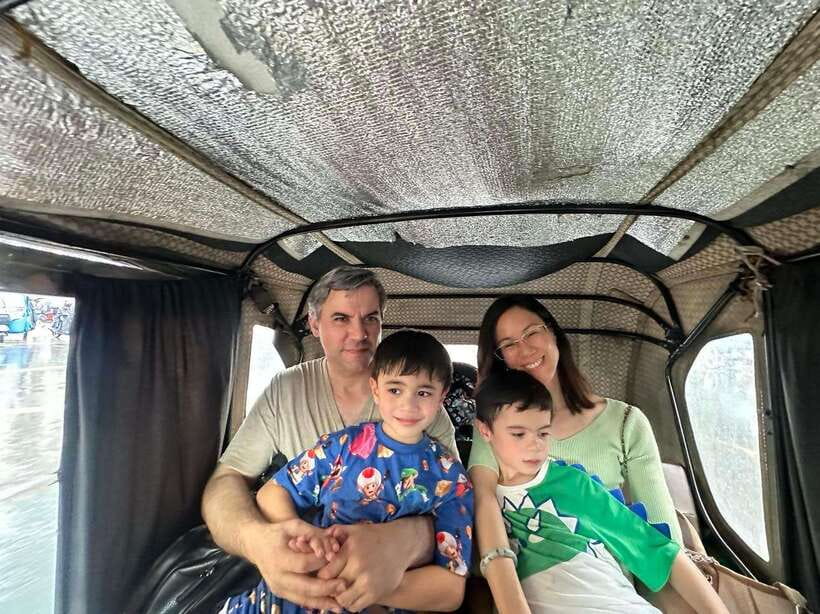 Manila Tuktuk and Jeepney Ride Guided Tour - When the route gets real: seeing slum areas with the right mindset