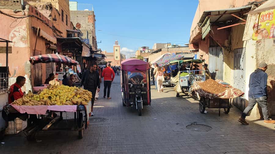 Marrakech Tuk-Tuk Tour with Photography Museum+Secret Garden - Crossing Gueliz to the Medina: The Contrast That Makes Marrakech Click