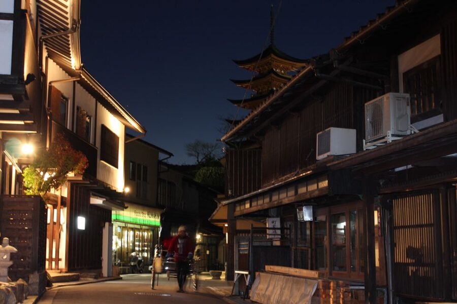 Miyajima: Private Rickshaw Tour to Itsukushima Shrine - Deer Encounters and Photo Stops Without the Rush