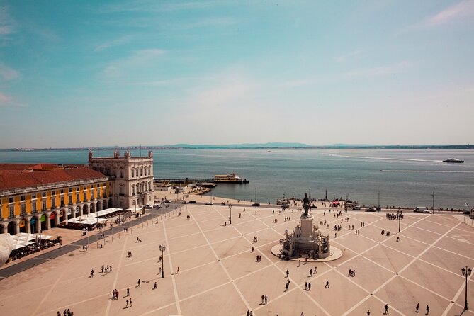 Mon Ami Burguês - Lisbon City Center Private Tuk Tuk Tour - Pickup, meet-up, and getting started without stress