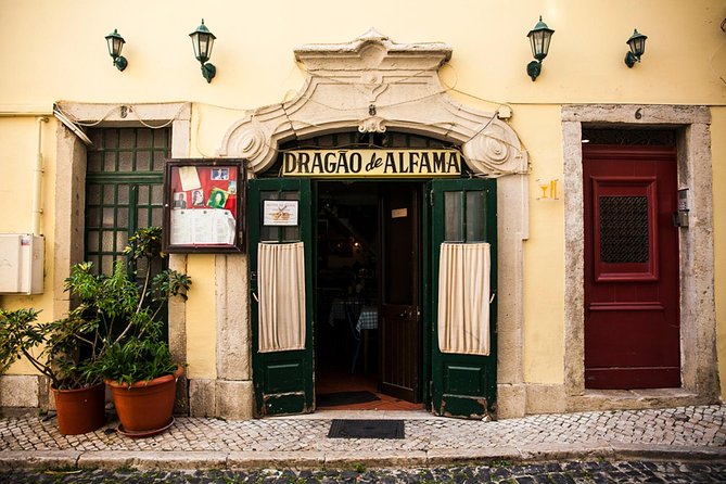 Mon Ami Vadio - Lisbon Old City Private Tuk Tuk Tour - Stop 4: Miradouro das Portas do Sol for Alfama and the Tagus