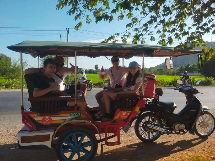 Morning Tuk tuk: City, Handicrafts, Killing field, Temples - Ek Phnom temples: a 25m Buddha, a 1991 temple, and older ruins
