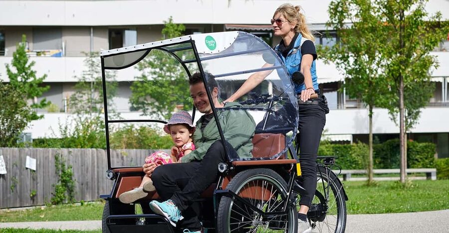 Munich: Day-rent rickshaw and explore Munich yourself - Your Route: Old Town, Olympic Park, Nymphenburg, English Garden
