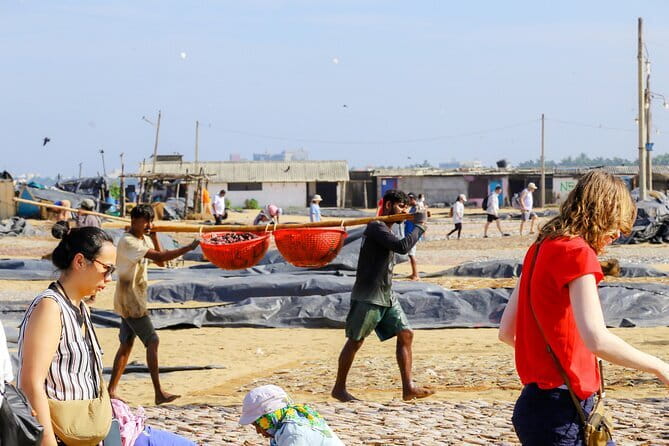 Negombo City Tour by Tuk Tuk - Stop 1: Negombo streets, Grand Mosque views, and Angurukaramulla Temple