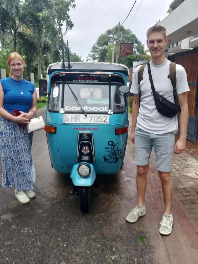 Negombo: Guided City Tour by Tuk Tuk with Hotel Pickup - Agurukaramulla Buddhist Temple: Buddha, Murals, and Daily Faith
