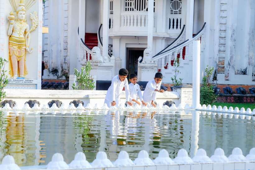 Negombo: Private Half-Day Tuk-Tuk Tour with Hotel Transfers - Angurukaramulla Temple and the first big views beyond Negombo