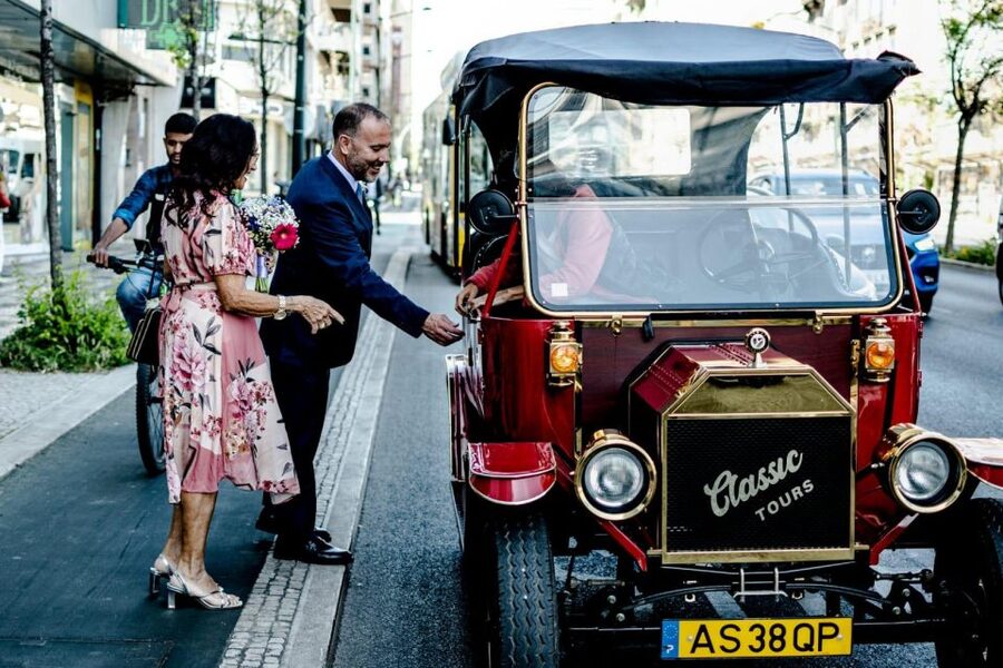 Nostalgic Lisbon Tuk Tuk Tour: Hidden Gems - Guides are the difference-maker (and names you might hear)