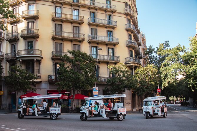 Official Tuk Tuk BCN l Barcelona 3 Hours City Tour - Getting There: Start at Sagrada Família, End by Plaça de Catalunya