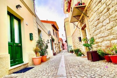 Olbia: Private Romantic Tuk-Tuk Tour - Meeting at Molo Brin: what to expect and how to start smoothly