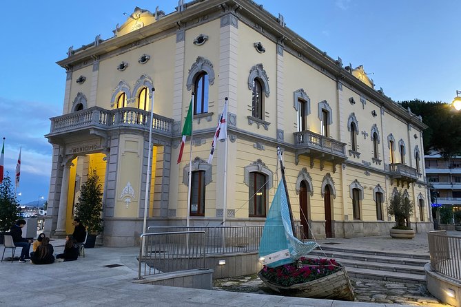 Olbia : Private Romantic Tuk-Tuk Tour - Audio guide, not live commentary: how that affects your experience