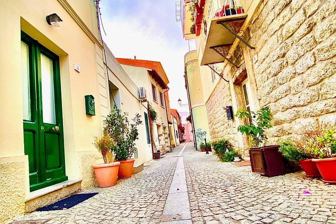 Olbia: Private Romantic Tuk-Tuk Tour - Meeting at Molo Brin: what to expect and how to start smoothly