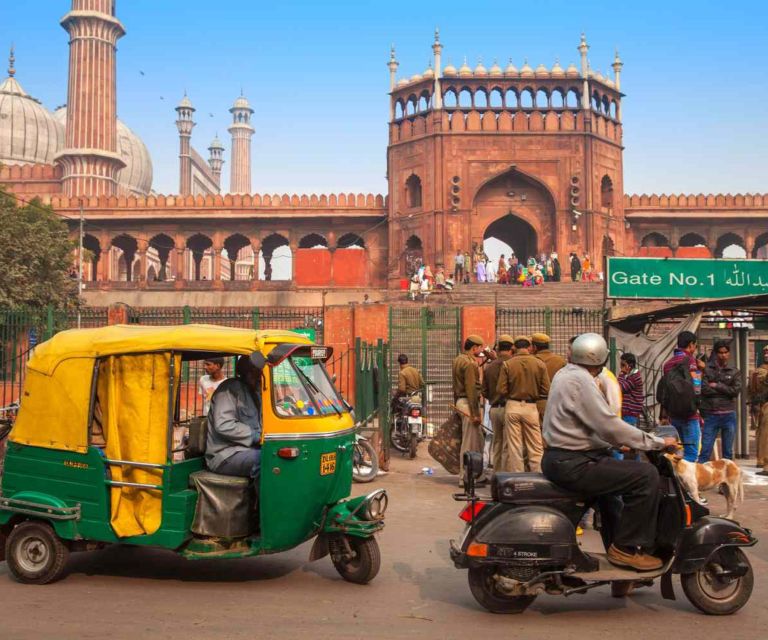 Old Delhi: 3-Hour Private Tuk-Tuk/Rickshaw Ride Tour - Gurudwara Sis Ganj and Langar: Sikh Culture Up Close