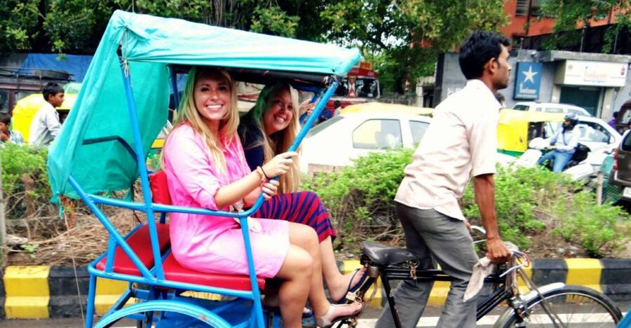 Old Delhi: 3-Hour Tuk-Tuk/Rickshaw Tour - Khari Baoli Spice Market: Smells, Health Talk, and Smart Shopping Eyes
