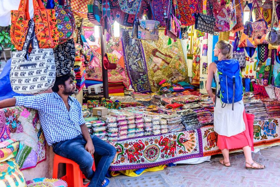 Old Delhi: 3-Hour Tuk-Tuk/Rickshaw Tour - Chandni Chowk Snack Break: Chai and Samosa Without the Long Search