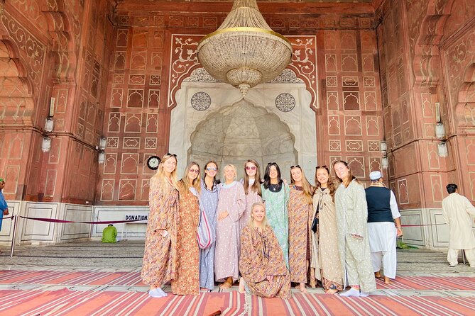 Old Delhi Chandi Chowk Food Tour with Rickshaw Ride - 4-5 Hours - Jama Masjid first: your big landmark opener in Old Delhi