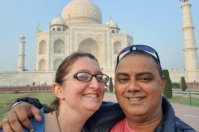 Old Delhi Heritage Walk with Rickshaw Ride - Kinari Bazar: Wedding Market Chaos, in the Best Way