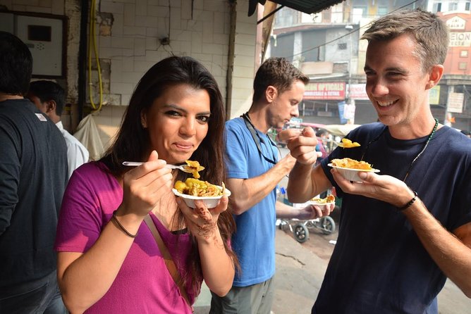 Old Delhi Photography & Food Tour with Rickshaw Ride to Masterji Kee Haveli - The 4-hour flow: how food, photos, and culture fit together