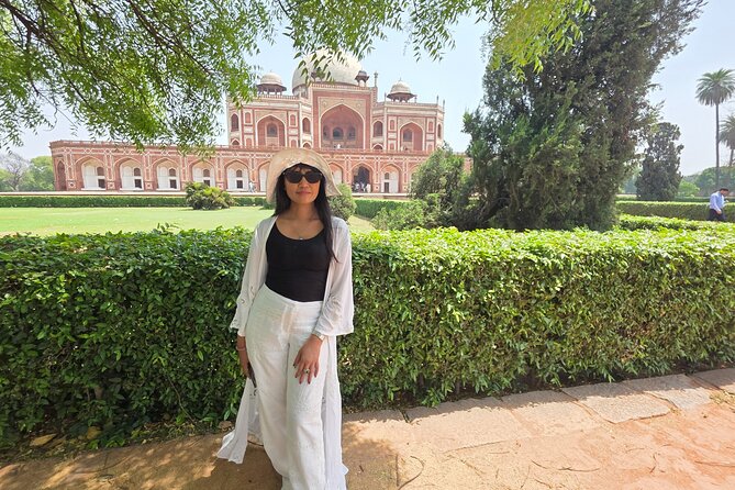 Old Delhi Tour by Tuk-Tuk Street Food and Shopping Experience - Agrasen Ki Baoli: A 14th-Century Stepwell Moment