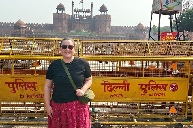 Old & New Delhi Private Tour - Female Guide & Rickshaw - Bangla Sahib Gurudwara: The Calm Break (and the Rules)