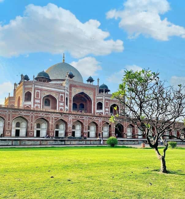 Old & New Delhi Private Tuk Tuk Tour with Street Food - Qutub Minar and the Qutub Complex: the UNESCO “start strong” moment
