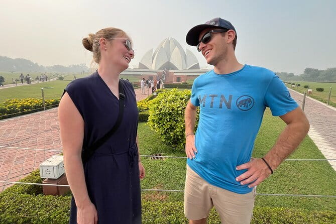 Old & New Delhi Tour : Monuments , Rickshaw Ride & Local Heritage - The best use of a guide on this route