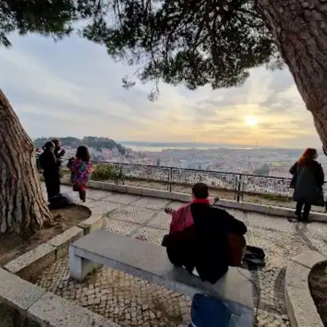 Old town of Lisbon on board of a tuk tuk- 1hour - Portas do Sol: View Time That Actually Teaches the City