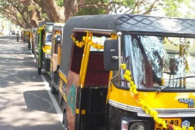 One hour Backwater Tour and tuk tuk tour in kochi with pickup - Port Pickup and the Air-Conditioned Start You’ll Appreciate