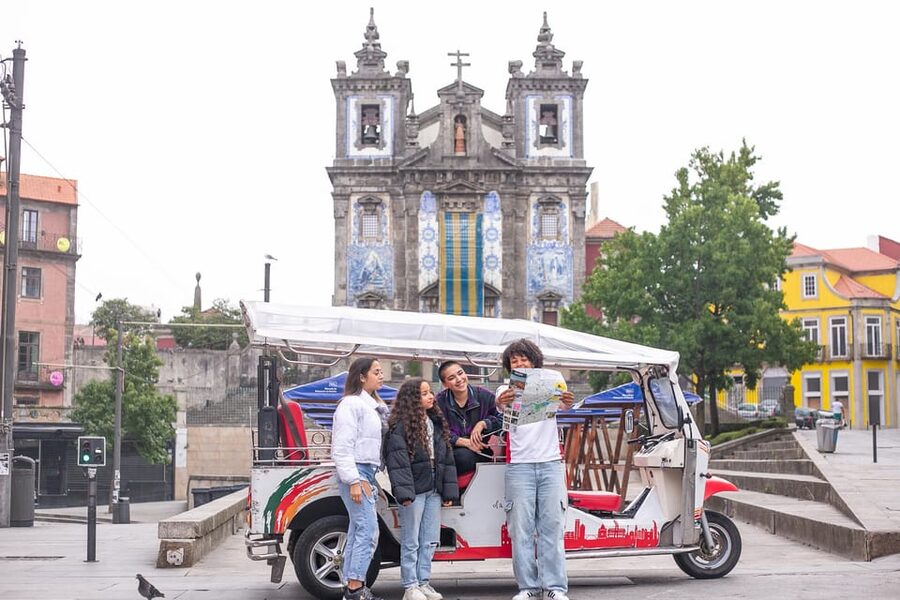 Oporto Tuk-Tuk Tour: Fast, Fun & Flexible – 1H to Full Day! - Why an electric tuk-tuk is the easiest way to start Porto