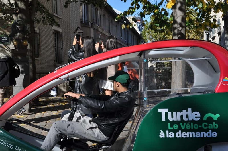 Paris: 2 hours Emily Tour in a Private Rickshaw bike - Drivers, traffic, and the vibe you can feel