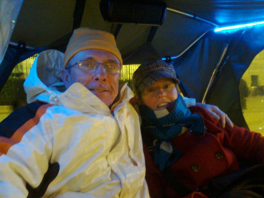 Paris: Nighttime Tuk-Tuk Tour - Winter comfort that actually helps: blankets and rain tarp