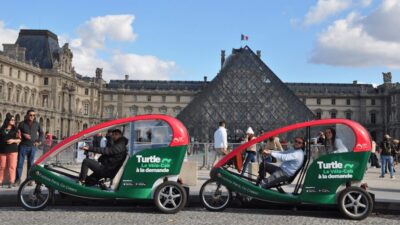 Paris : Private guided tour in Rickshaw bike - Napoléon - What you actually get: private transport, guide talk, and photo breaks
