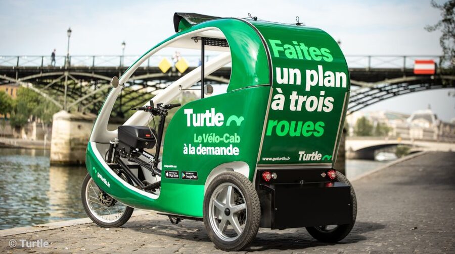 Paris : Private guided tour in Rickshaw bike - Napoléon - Languages: making sure you won’t miss the story