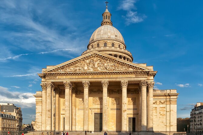 Paris Private Sightseeing Guided Tour by Electric Rickshaw - Notre-Dame and Île de la Cité: Start With Paris at Its Most Iconic
