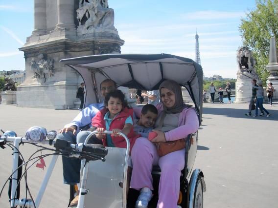 Paris Tuk-Tuk: 2, 4 or 6H First Highlights & Parisian Areas - Neighborhood Paris: Latin Quarter creativity, Marais character, Montmartre village feel