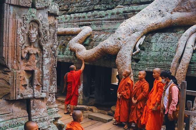 Personalised Angkor Wat Sunrise Tour by TukTuk - Bayon Temple’s faces: why the 40 minutes feels short