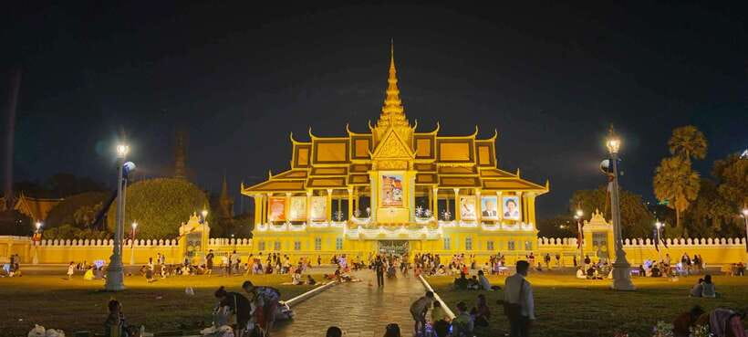 Phnom Penh: City Sights Evening or Half day Tour by Tuk Tuk - Two Ways To Ride Phnom Penh: Evening Lights vs Half-Day Market and Palace