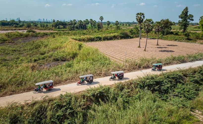 Phnom Penh City & Silk Island Full Day Tour by Tuk Tuk - The mid-tour stops: quick photo and visit moments that keep the flow moving