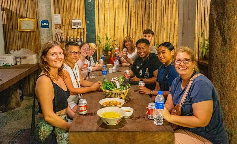 Phnom Penh: Evening City Tour by Tuk Tuk with 1 Dinner - Key highlights worth your attention