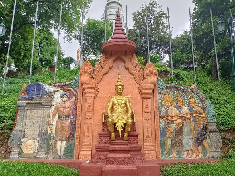 Phnom Penh Historical Sites Tour by Tuk Tuk - Who should book this tour (and who might skip it)