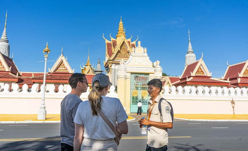 Phnom Penh Historical Sites Tour by Tuk Tuk - Independence Monument: a quick photo stop with context