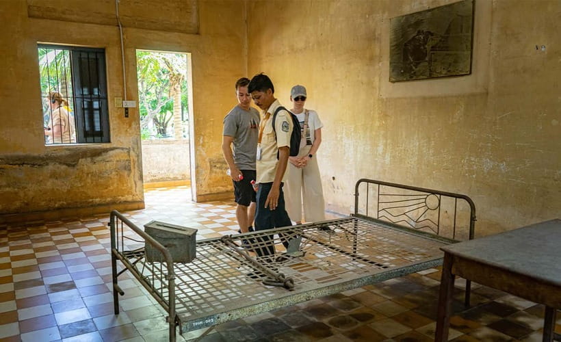 Phnom Penh Historical Sites Tour by Tuk Tuk - Royal Palace complex and the sacred Silver Pagoda (the “how Phnom Penh used to run” stop)