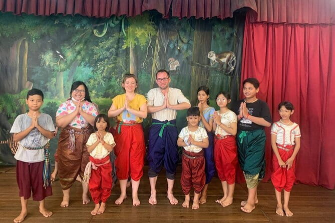Phnom Penh Morning Breakfast, Market and Art Tour by Tuktuk - Key Highlights Worth Your Morning