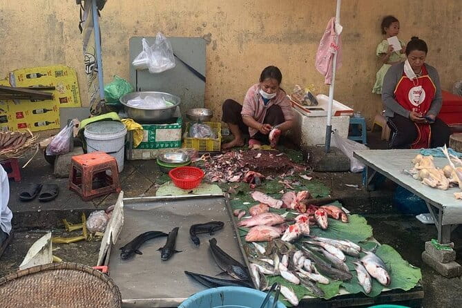 Phnom Penh Morning Breakfast, Market and Art Tour by Tuktuk - Stop 2: A Family Restaurant for Noodle Soup and Coffee Breakfast