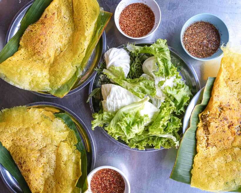 Phnom Penh: Morning Market & Guided Breakfast Tour by Tuktuk - Stop 2: Wet market walking, tasting what’s in-season, and meeting Sister Mao