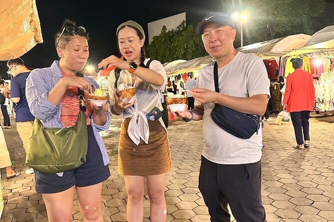 Phnom Penh Night City Highlights & Local Food tour by Tuktuk - Чែស្រស់ លក់បាយ (យ៉ាងចូវចាស់): A Family-Owned Meal Like the Locals Do