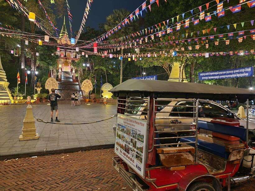 Phnom Penh: Private Tuk-Tuk Tour with English-Speaking - Wat Onnaloam: a second temple stop without the rush