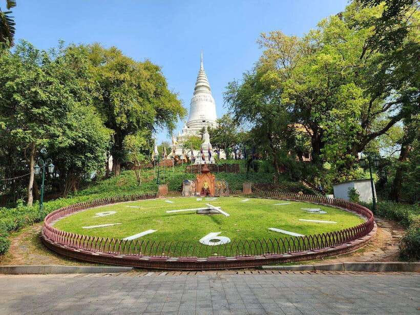 Phnom Penh: Private Tuk-Tuk Tour with English-Speaking - Killing Fields: quiet time, honest scale