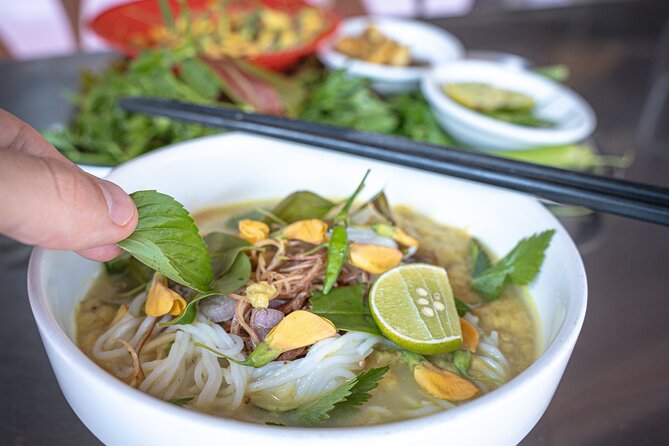 Phnom Penh’s Culinary Underground: Local Food Tour by Tuk-tuk - Phnom Penh at night is a different city